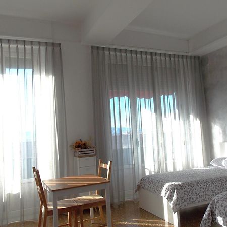 Central House Реджо-ди-Калабрия Экстерьер фото